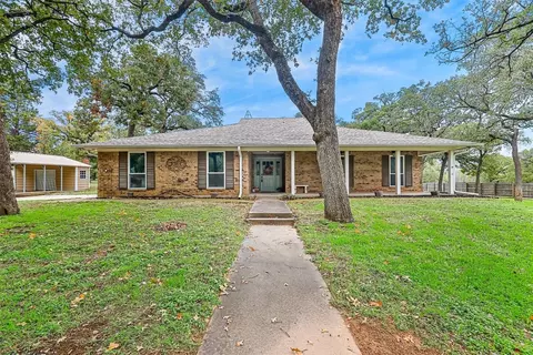 216 Circle Dr, Alvarado, TX 76009