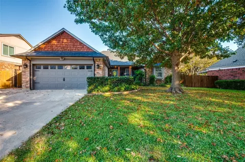 4211 Oldfield Dr, Arlington, TX 76016