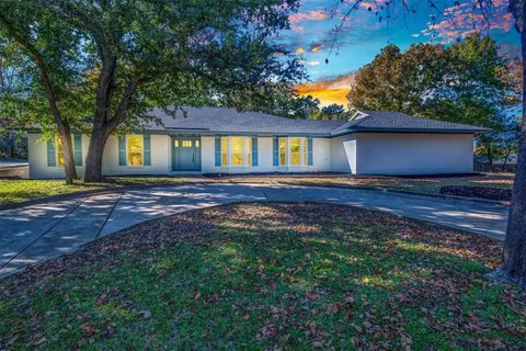 1124 Live Oak Cir, Sherman, TX 75092