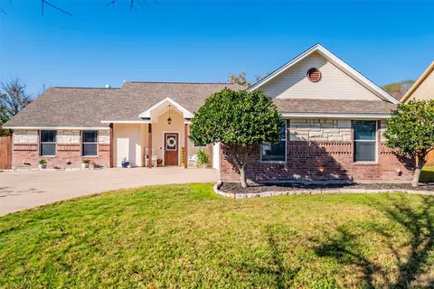 136 Sun Valley Ln, Weatherford, TX 76087
