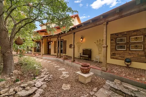 3105 Cliffview Ct, Granbury, TX 76048