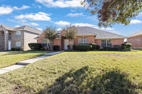 1016 E Seminole Trl, Carrollton, TX 75007
