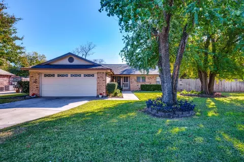 7004 Santiago Ct, North Richland Hills, TX 76180