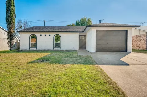 7204 Lancashire Dr, North Richland Hills, TX 76182