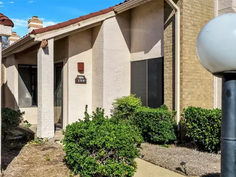 553 Ranch Trl #199, Irving, TX 75063