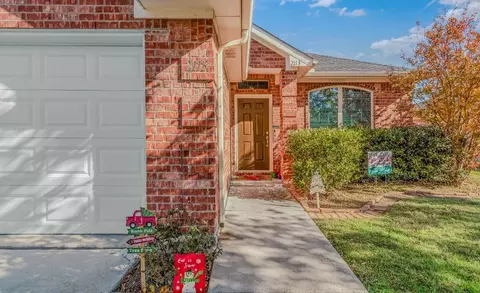 2113 Woodhaven Dr, Little Elm, TX 75068