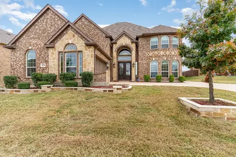 8010 Graystone Dr, Sachse, TX 75048