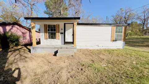 1044 NE 14th St, Paris, TX 75460
