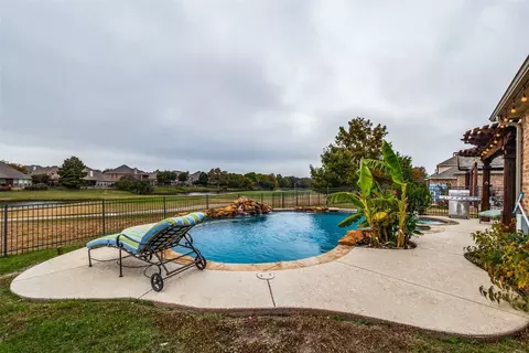 1551 Meadows Ave, Lantana, TX 76226 photo 4
