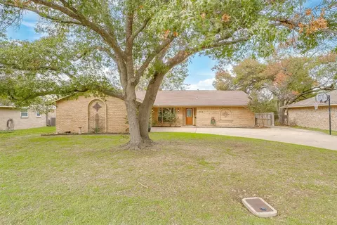 5116 Whistler Dr, Fort Worth, TX 76133
