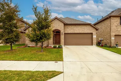 5812 Stream Dr, Fort Worth, TX 76137