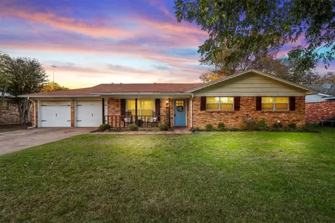 6801 Corona Dr, North Richland Hills, TX 76180