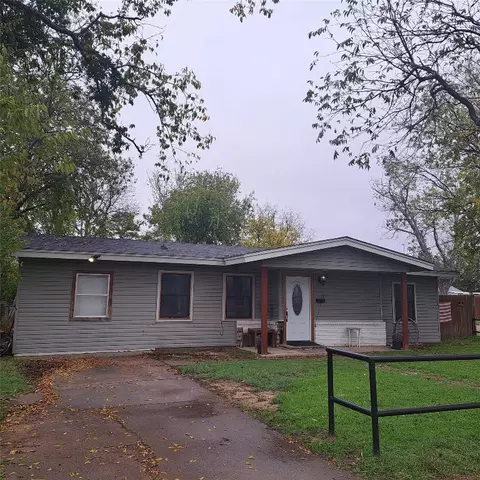 1309 15th St, Mineral Wells, TX 76067