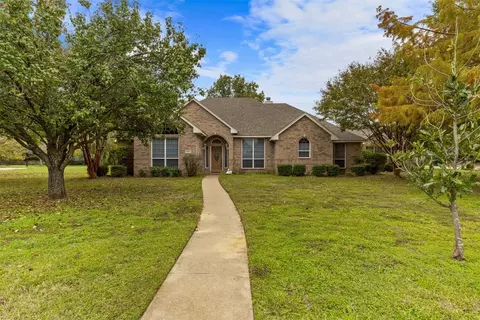 200 Shadow Creek Ln, Burleson, TX 76028