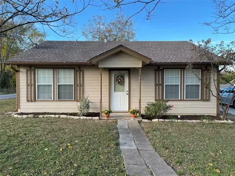 622 E Fulton St, Van Alstyne, TX 75495