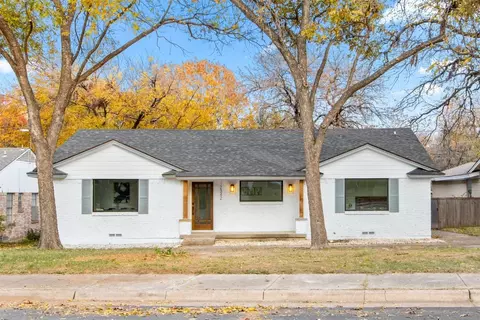 2342 Rockyglen Dr, Dallas, TX 75228