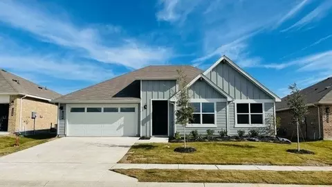 1644 Forest Park Dr, Alvarado, TX 76009