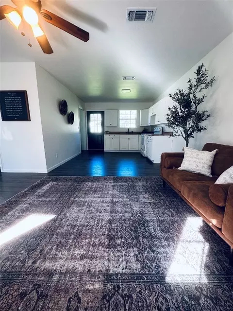 800 E Highland Ave # B, Comanche, TX 76442 photo 2