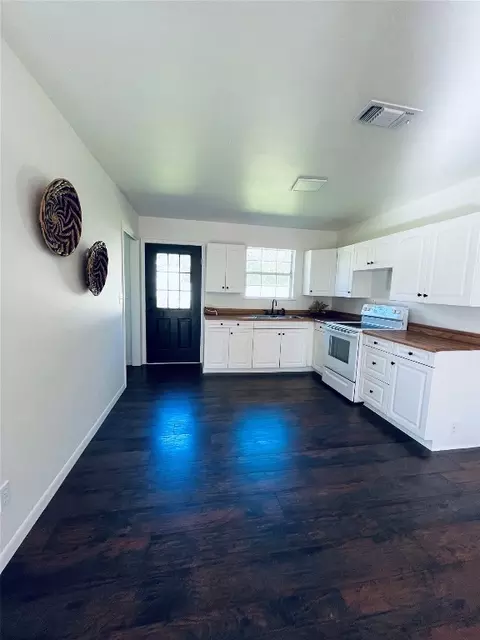 800 E Highland Ave # B, Comanche, TX 76442 photo 13