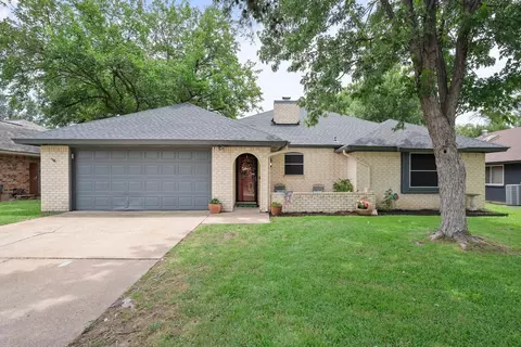 1014 Springfield St, Mansfield, TX 76063