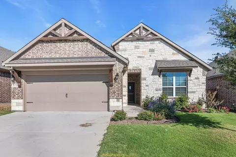 1717 Rio Secco Dr, Fort Worth, TX 76131