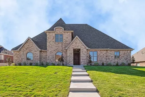 455 Caprock Dr, Sunnyvale, TX 75182