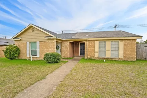 1413 Brook Meadow Cir, Lancaster, TX 75134