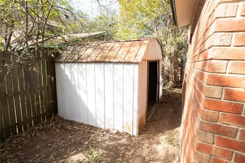 524 E Redbud Dr, Hurst, TX 76053 photo 30
