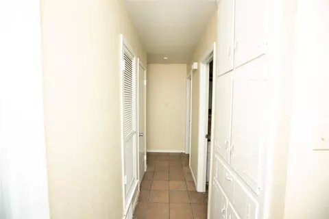 524 E Redbud Dr, Hurst, TX 76053 photo 5