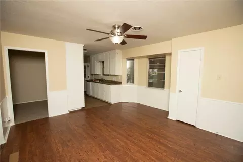 524 E Redbud Dr, Hurst, TX 76053 photo 9