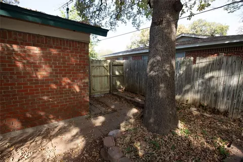 524 E Redbud Dr, Hurst, TX 76053 photo 28
