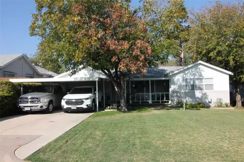 7848 Longfield Dr, White Settlement, TX 76108