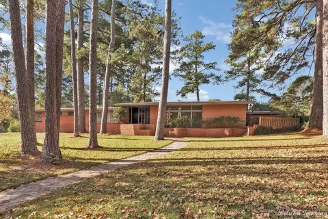 7406 Gilbert Dr, Shreveport, LA 71106