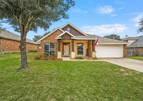 1224 Glenwood Dr, Azle, TX 76020