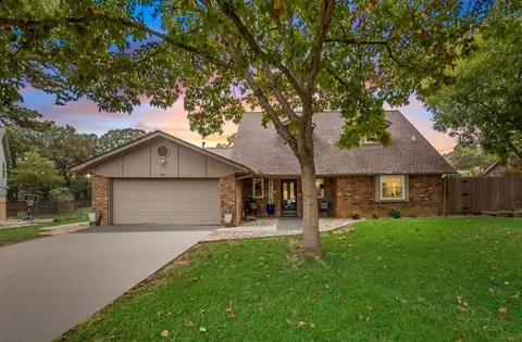 5410 Summit Ridge Trl, Arlington, TX 76017