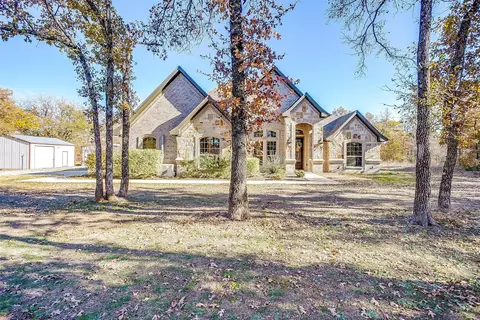 105 Wisteria Dr, Paradise, TX 76073