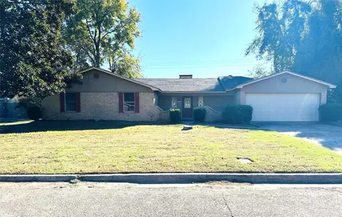 211 Martha Dr, Winnsboro, TX 75494