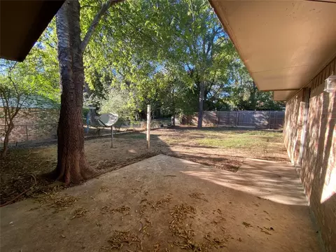 1895 E Jackson St, Paris, TX 75460 photo 25