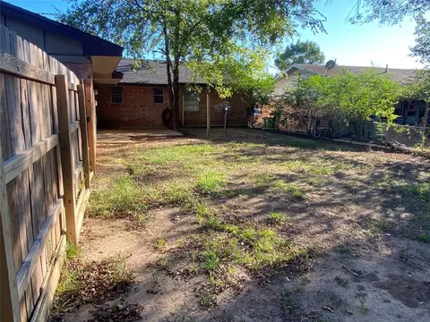 1895 E Jackson St, Paris, TX 75460 photo 27