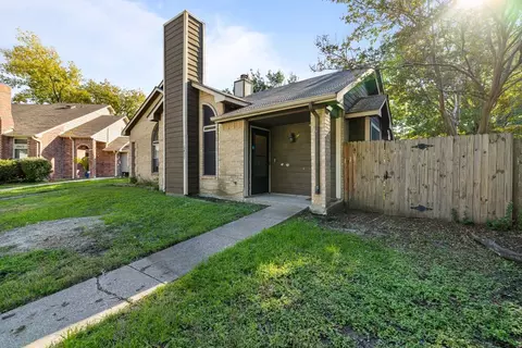 6407 Valleybrooke Ct, Arlington, TX 76001