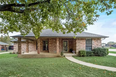 135 Cunningham Rd, Denton, TX 76208