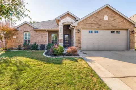 216 Ghost Rider Rd, Waxahachie, TX 75165