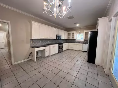 610 Robin Hood Ct, Clyde, TX 79510