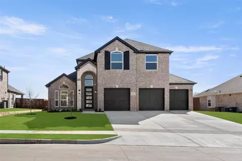 2614 White Plains Dr, Midlothian, TX 76065