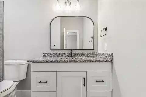 6147 Shawnee Dr, Mabank, TX 75156
