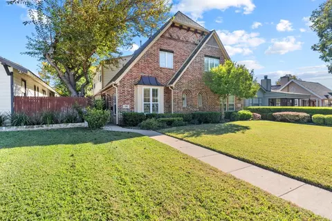 2105 Hillcrest St, Fort Worth, TX 76107