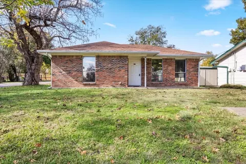 412 N Dallas St, Van Alstyne, TX 75495