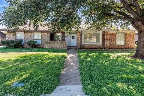 211 Hickory Springs Dr, Euless, TX 76039
