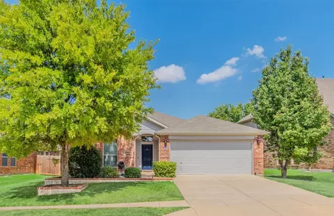 801 Lake Forest Trl, Little Elm, TX 75068