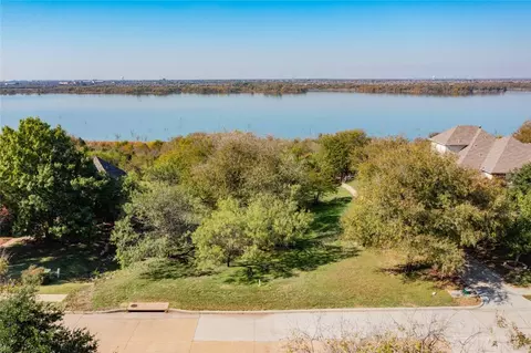 9111 Shore Crest Dr, Grand Prairie, TX 75104